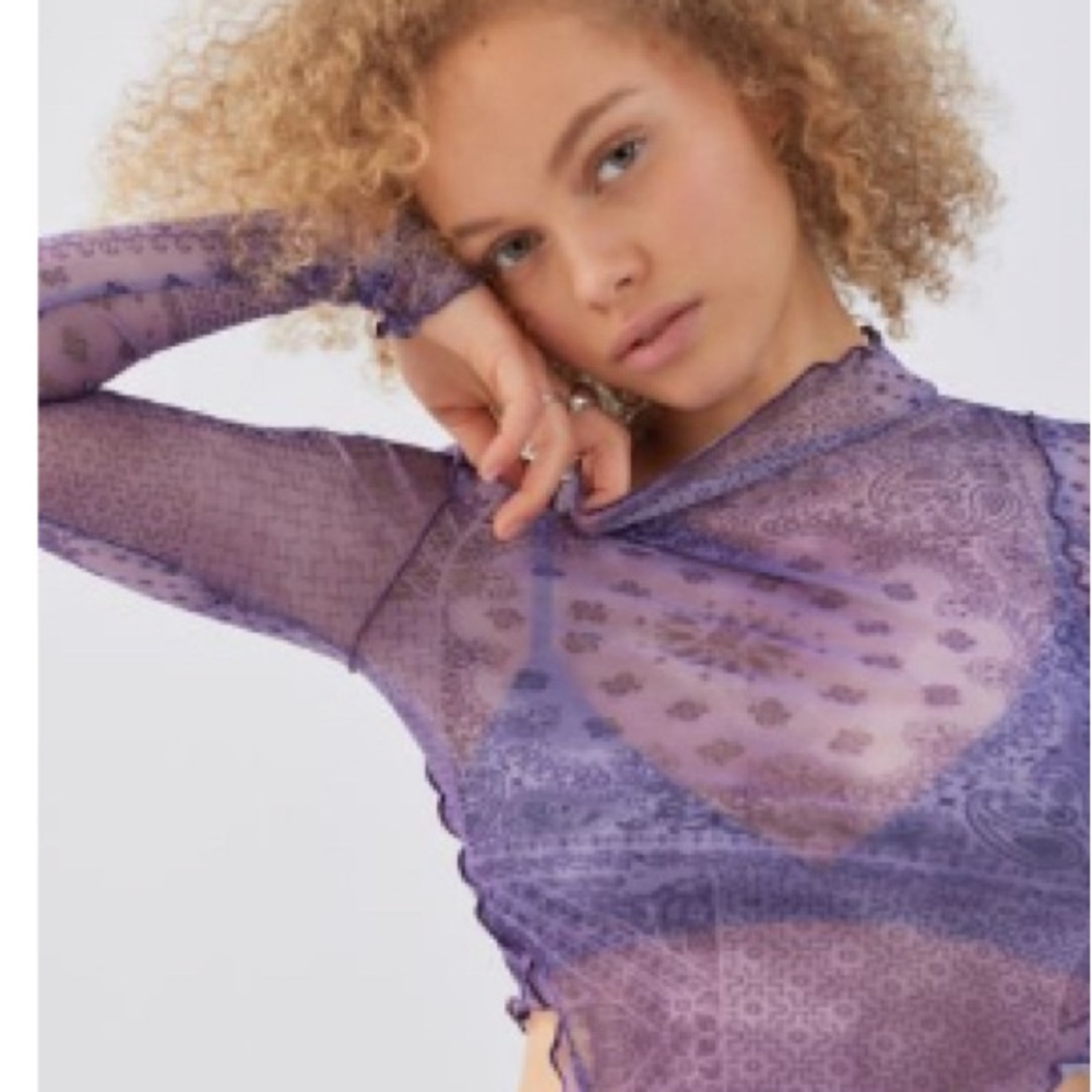 Mesh mock neck